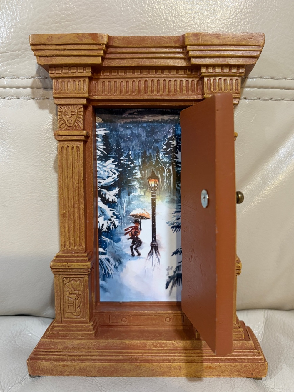 RARE LitJoy Crate Chronicles of Narnia Fairy Door Wardrobe Whimsy Whimsical